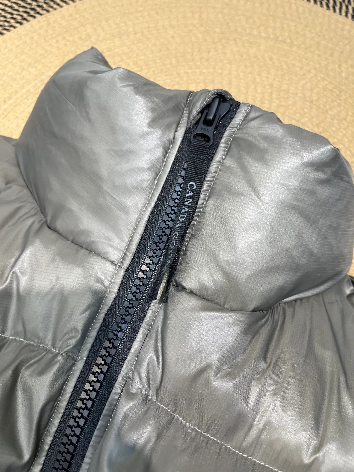 P540 🇨🇦Canada Goose""🇨🇦🌟 Canada Goose Puff Down Vest has always been recognized as the warmest down jacket. Various Instagram celebrities, Internet celebrities, and celebrities often wear it for street photos. I make Canada Goose every year, but I still can't get rid of my love for it. No matter how cold the days are, there is no need to be afraid, because there is! Filled with 90% white duck down, it is the legendary warmest down jacket and is known as a must-have for Arctic outdoor sports! The most popular down jacket in the world, celebrities are rushing to buy it, it is a must-have!  size：xs-xl